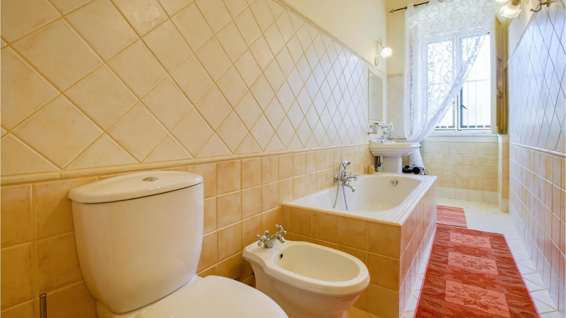 Cozy Home In Modica With Kitchenette