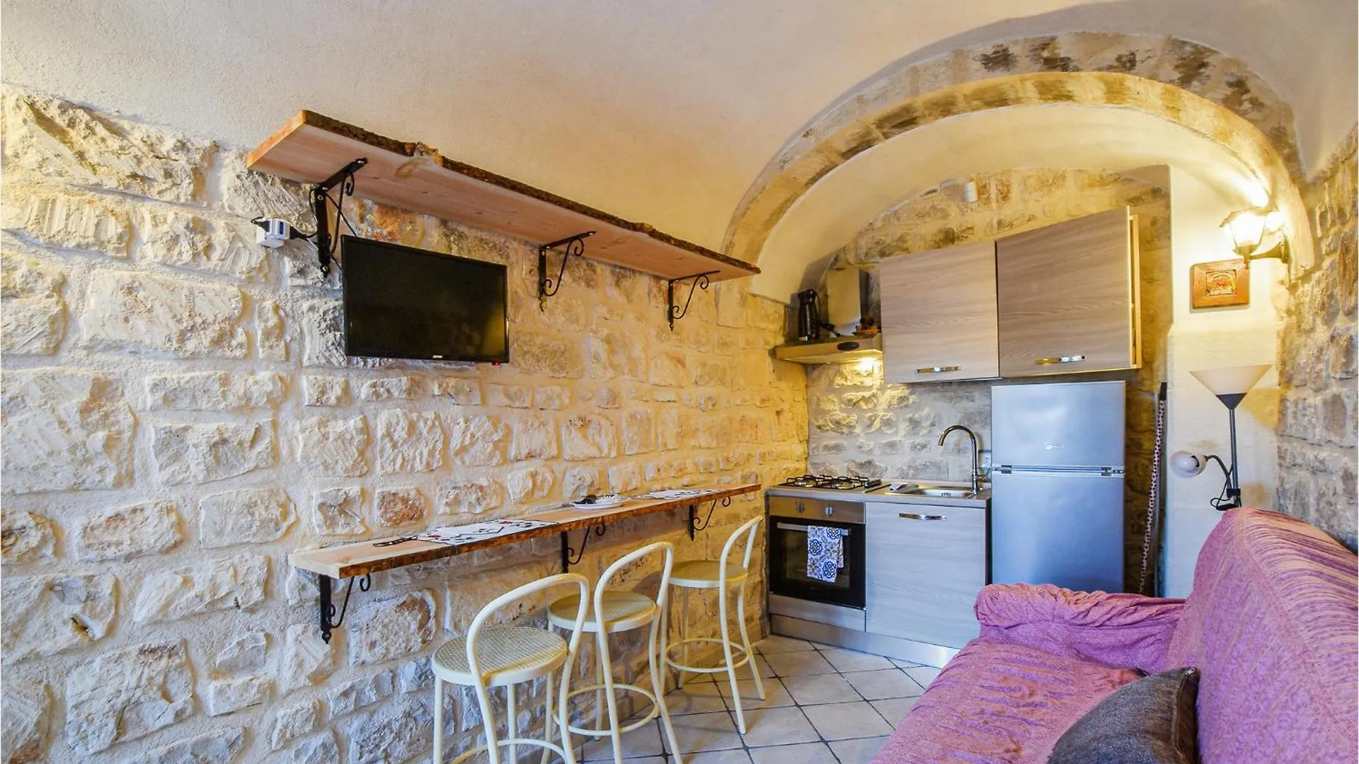 Cozy Home In Modica With Kitchenette 0*,